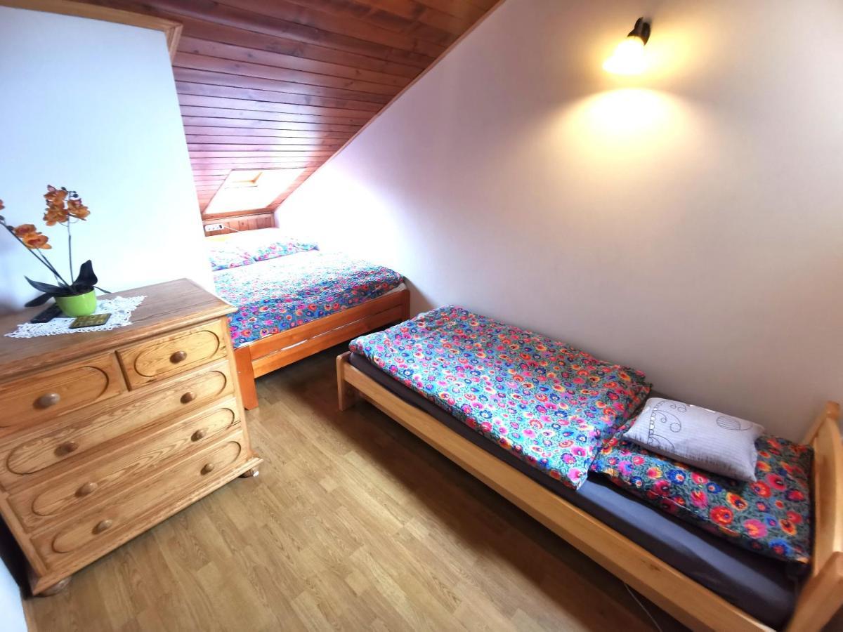 Noclegi Pod Stodola Krakau Exterior foto